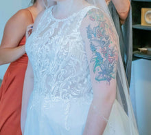 Load image into Gallery viewer, Rebeccas Ingram &#39;Ardelled 9rs064&#39; wedding dress size-16W PREOWNED
