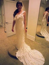 Load image into Gallery viewer, San Patrick &#39;Atlas&#39; wedding dress size-10 PREOWNED
