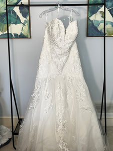 Stella York '7092' wedding dress size-20 NEW