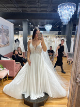 Load image into Gallery viewer, Allure bridal &#39;Allure romance &#39; wedding dress size-10 NEW
