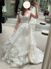 Load image into Gallery viewer, Essense of Australia &#39;D3384&#39; wedding dress size-04 PREOWNED

