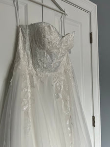 Private Collection '2009' wedding dress size-12 NEW