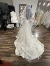 Load image into Gallery viewer, Matthew Christopher &#39;12&#39; wedding dress size-10 NEW
