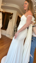 Load image into Gallery viewer, Kelly Faetanini &#39;Zara&#39; wedding dress size-10 NEW
