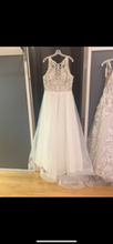 Load image into Gallery viewer, Rebeccas Ingram &#39;Ardelled 9rs064&#39; wedding dress size-16W PREOWNED

