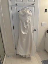 Load image into Gallery viewer, Essense of Australia &#39;D37057P&#39; wedding dress size-06 PREOWNED
