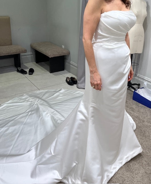 Essense of Australia 'D37057P' wedding dress size-06 PREOWNED