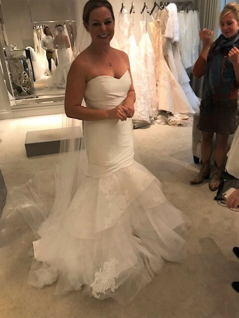 Monique Lhuillier 'Lennox' wedding dress size-04 PREOWNED