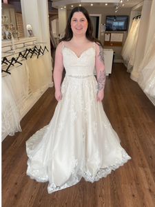 Maggie Sottero 'Allison ' wedding dress size-12 SAMPLE