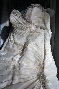 Maggie Sottero 'Bianca' wedding dress size-14 SAMPLE