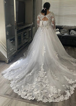 Load image into Gallery viewer, RACHEL ALLAN &#39;ELEGANT BRIDE DRESS&#39; wedding dress size-16 NEW
