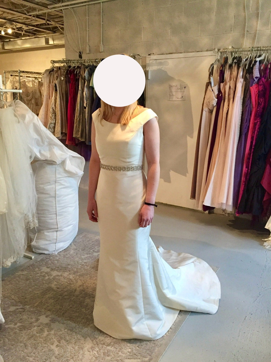 Amsale 'Robyn' wedding dress size-06 PREOWNED