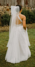 Load image into Gallery viewer, Morilee &#39;119366&#39; wedding dress size-08 PREOWNED
