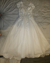Load image into Gallery viewer, Andrea &amp; Leo Couture &#39;Lace and Tulle Cap Sleeve Ball Gown&#39;
