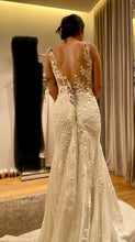 Load image into Gallery viewer, Pronovias &#39;Morocco&#39; wedding dress size-08 NEW
