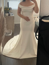 Load image into Gallery viewer, David&#39;s Bridal &#39;crepe off-the-shoulder mermaid dress  STYLE# WG4013&#39; wedding dress size-06 SAMPLE
