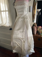 Load image into Gallery viewer, Ines Di Santo &#39; CA05313 RN89671&#39; wedding dress size-04 PREOWNED
