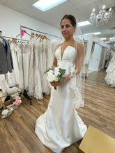 Load image into Gallery viewer, Maggie Sottero &#39;Crete&#39; wedding dress size-00 NEW
