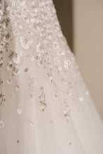 Load image into Gallery viewer, Lian Carlo &#39;5806&#39; - Lian Carlo - Nearly Newlywed Bridal Boutique - 2
