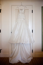 Load image into Gallery viewer, James Clifford &#39;Subtle Sweetheart&#39; - James Clifford - Nearly Newlywed Bridal Boutique - 1
