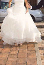 Load image into Gallery viewer, Manuel Mota &#39;Tunez&#39; - Manuel Mota - Nearly Newlywed Bridal Boutique - 1
