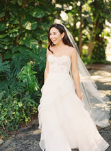 Load image into Gallery viewer, Reem Acra &#39;She&#39;s In Love&#39; size 2 used wedding dress front view on bride
