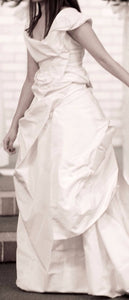 Vera Wang 'Vivienne Westwood' size 2 used wedding dress front view on bride