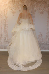 Monique Lhuillier 'Whisper with veil' size 4 used wedding dress back view on bride
