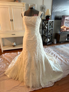 Maggie Sottero 'Unknown ' wedding dress size-06 PREOWNED