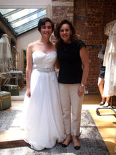 Load image into Gallery viewer, Theia &#39;881021&#39; - THEIA - Nearly Newlywed Bridal Boutique - 1
