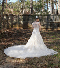 Load image into Gallery viewer, Custom &#39;Custom&#39; - unknown - Nearly Newlywed Bridal Boutique - 1
