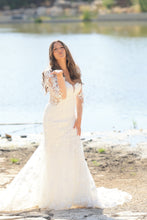 Load image into Gallery viewer, Casablanca &#39;BL376&#39; wedding dress size-06 PREOWNED
