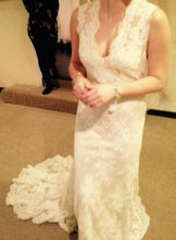 Load image into Gallery viewer, Allure Bridals &#39;9019&#39; - Allure - Nearly Newlywed Bridal Boutique - 1
