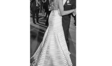 Load image into Gallery viewer, Vera Wang &#39;Victoria Luxe&#39; size 8 used wedding dress side view on bride
