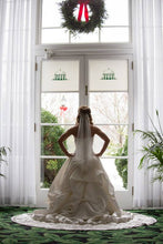 Load image into Gallery viewer, Eve of Milady Style 420 - eve of milady - Nearly Newlywed Bridal Boutique - 3
