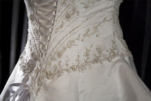 Load image into Gallery viewer, Maggie Sottero &#39;Mona Lisa&#39; - Maggie Sottero - Nearly Newlywed Bridal Boutique - 1
