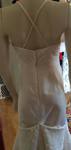 Rena Koh '0226' size 6 used wedding dress back view on mannequin