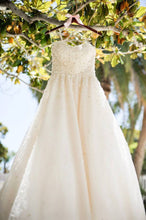 Load image into Gallery viewer, Christos &#39;Peony&#39; wedding dress size-06 PREOWNED
