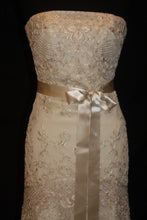 Load image into Gallery viewer, Lazaro Style #3552 - Lazaro - Nearly Newlywed Bridal Boutique - 3
