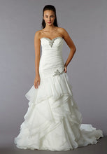 Load image into Gallery viewer, Perla D line by Pnina Tornai for Kleinfeld - Pnina Tornai - Nearly Newlywed Bridal Boutique - 1
