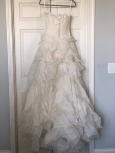 Vera Wang 'Diedre' size 2 used wedding dress back view on hanger