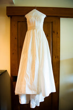 Load image into Gallery viewer, Amsale &#39;Cameron&#39; - Amsale - Nearly Newlywed Bridal Boutique - 3
