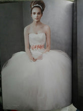 Load image into Gallery viewer, Vera Wang White &#39;Taffeta and Tulle&#39;
