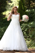 Load image into Gallery viewer, The White One &#39;Niavas&#39; - The White One - Nearly Newlywed Bridal Boutique - 2
