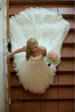 Load image into Gallery viewer, The White One &#39;Niavas&#39; - The White One - Nearly Newlywed Bridal Boutique - 3

