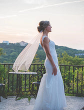 Load image into Gallery viewer, Mori Lee &#39;Karissa&#39; size 8 used wedding dress side view on bride
