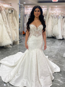 Élysée Bridal 'SATINE' wedding dress size-04 NEW