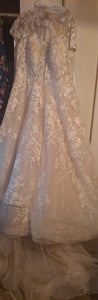 Oleg Cassini 'CWG833 ' wedding dress size-16W PREOWNED
