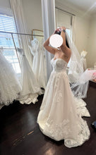 Load image into Gallery viewer, Martina Liana &#39;1232&#39; wedding dress size-08 SAMPLE
