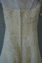 Load image into Gallery viewer, Vera Wang Luxe  &#39;Nathalie&#39; - Vera Wang - Nearly Newlywed Bridal Boutique - 5
